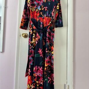 VENUS Vibrant Floral Long Sleeve Dress